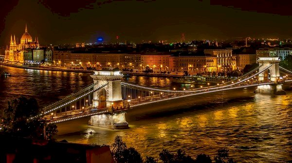 Tag til Budapest til sommer